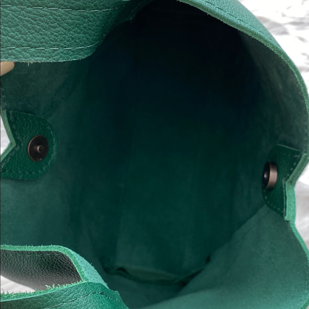 Portland Leather | Naomi Shoulder Bag in Bacalar - Picture 14 of 15